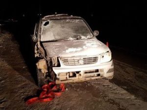 ДТП на Сергеляхском шоссе: Буксируемая машина врезалась в столб