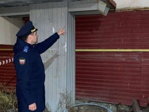 Стали известны результаты прокурорской проверки по факту гибели 9-летней девочки, которую придавило бетонной плитой в Якутске