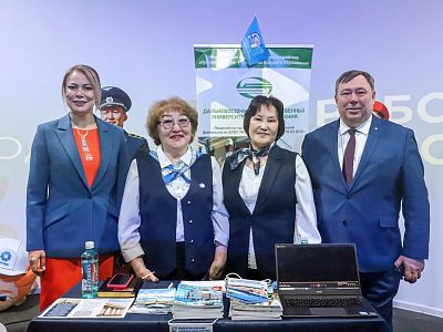 Железные дороги Якутии на ярмарке вакансий