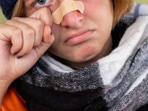 Локтем в лицо: В Якутске мужчина сломал нос сожительнице