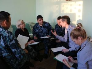Общение и доверие:  Сотрудники исправительных учреждений приняли участие в психологических тренингах