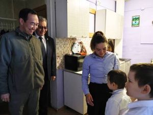 Айсен Николаев встретился с семьей мобилизованного  из Оленекского района