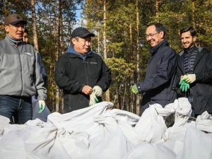 Айсен Николаев: «До наступления зимы необходимо убрать мусор в Якутске»