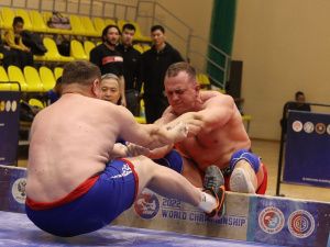 Айсиэн Мигалкин и Артем Ветров стали абсолютными чемпионами Якутии по мас-рестлингу