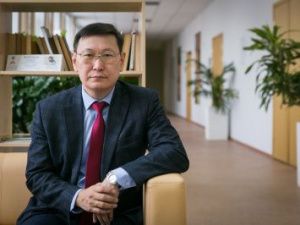 Министр образования Якутии опроверг слухи о своем увольнении