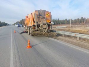 Около заправки у Нижнего Бестяха под колесами "Камаза" погиб велосипедист