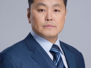 Поздравление Председателя Якутской городской Думы Альберта Семенова с Днем предпринимателя