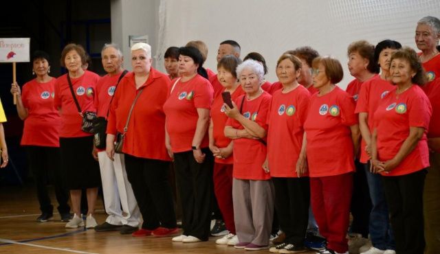 В Якутске открылся лагерь «Серебряные каникулы» для старшего поколения