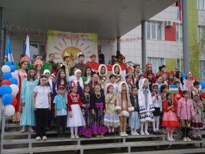 В СОШ №13 г.Якутска прошёл фестиваль «В семье единой»