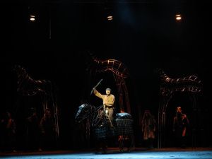 Саха театр открыл новый сезон премьерным спектаклем «Мазары. Путь к царю»