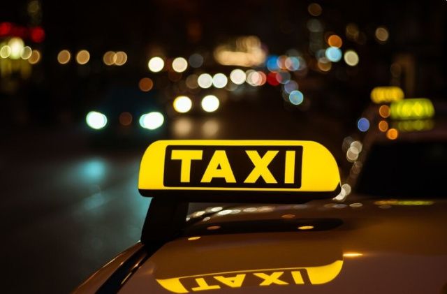 В Якутске таксист похитил деньги с карты пассажирки