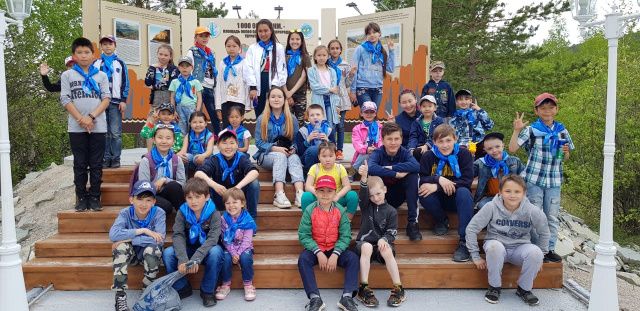 Дети многодетных и малоимущих семей города Якутска посетили зоопарк «Орто Дойду»