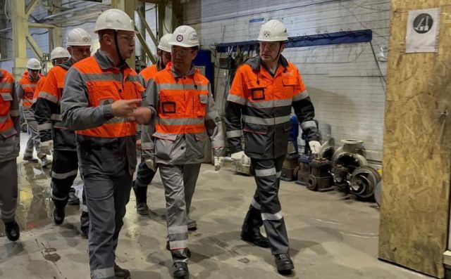 Глава Якутии встретился на руднике Гросс с трудовым коллективом золотодобывающей компании «Нордголд»