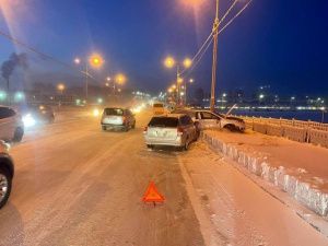 В Якутске столкнулись две "Тойоты"