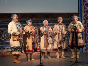 День эвенского языка