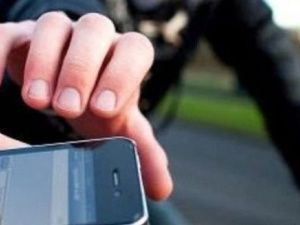 В Якутске пожилую женщину ограбили в подъезде