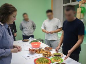 Осужденные к принудительным работам состязались в приготовлении блюд 