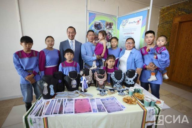 Айсен Николаев: «Благодаря решению президента будут приняты новые меры поддержки семей»