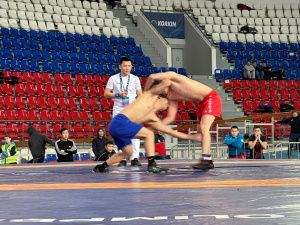 Около 350 спортсменов участвуют в турнире Гран-при МинГООБЖН Якутии