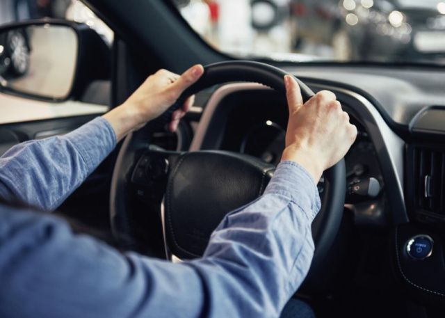 В Якутске 17-летний студент угнал автомобиль и повредил его