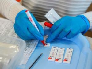 Коронавирус не хочет отступать