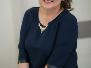 Светя другим, сгораю сам?