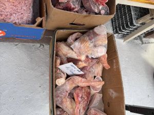 Цена мяса, ягод и прочего на "Крестьянском рынке"