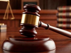 В Якутске беременная женщина выиграла суд после незаконного увольнения во время больничного