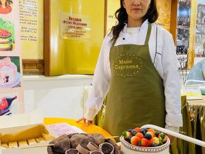 Кровяная колбаса, лошадиная голова, курочка-несушка: конкурс тортов провели в Амгинском районе