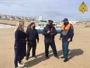 ГИМС: водители продолжают переправляться через Лену с риском для жизни