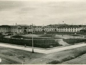 Вспомним площадь Ленина прошлого