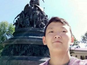 Якутянин номинирован на "Премию Мира" за спасение своего дяди от разъяренного медведя