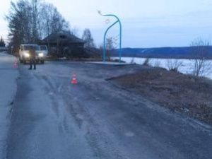 В Ленском районе несовершеннолетний мотоциклист совершил наезд на 11-летнюю велосипедистку