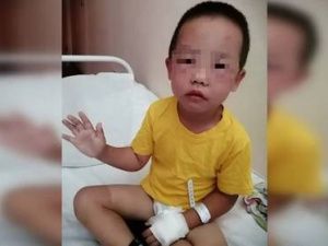 В медцентр Якутска доставили 3-летнего малыша, заблудившегося в Эвено-Бытантайский районе