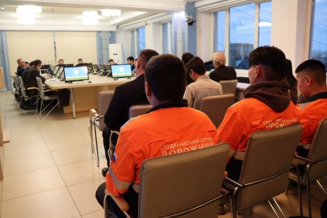 В Минтрансе Якутии провели встречу со студентами автодорожного факультета СВФУ