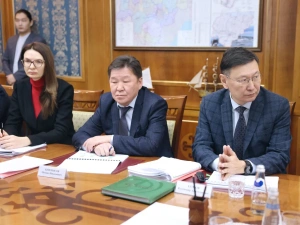 Айсен Николаев поблагодарил руководство и коллективы Фонда будущих поколений Якутии и Национального фонда «Баргарыы» за работу в 2023 году