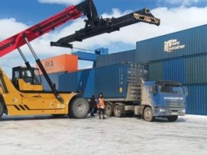 Завершающий зимний сезон контейнерный поезд прибыл на ст. Нижний Бестях