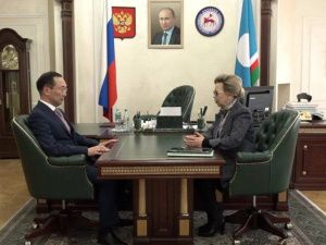 Глава Якутии провел рабочую встречу с депутатом Госдумы РФ Галиной Данчиковой