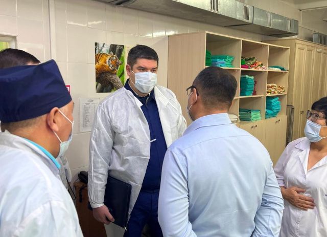 Прокурор Республики Саха (Якутия) Попов М.Н. в преддверии Международного дня инвалидов посетил дом-интернат для престарелых и инвалидов в с. Капитоновка