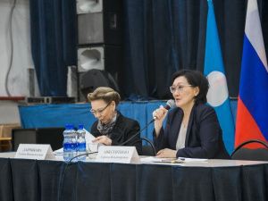 Галина Данчикова и Сардана Авксентьева встретилась с жителями Тулагино-Кильдямского наслега