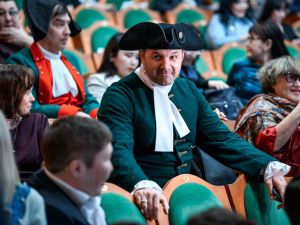 Айсен Николаев принял участие в торжественной церемонии вручения премий Х Республиканского театрального фестиваля