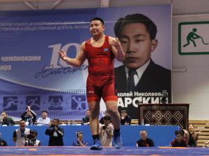 Фоторепортаж. Главные схватки чемпионата Якутии по вольной борьбе