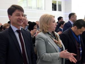 "Прикольно-политический труп вылез из гроба и решил докидать землицы на могилку..."