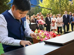 Кирилл Бычков поздравил учеников и студентов Высшей школы музыки с Днем знаний