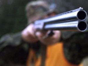 В Якутии 22-летний охотник 11 раз выстрелил в спящего односельчанина