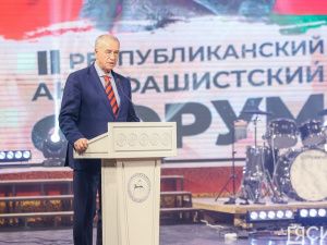 Государственные награды вручили воинам-якутянам на II Антифашистском форуме в Якутске