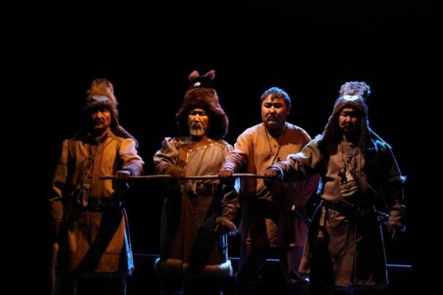 Саха театр открыл новый сезон премьерным спектаклем «Мазары. Путь к царю»