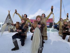 В Якутске прошел праздник «Встреча солнца»