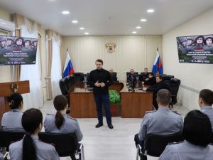 В рамках Международного передвижного фестиваля «Кино на службе Отечеству» в УФСИН состоялся кинопоказ фильма «Отцы Донбасса»