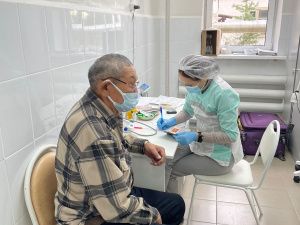 «Мобильные доктора» Якутии работают в посёлке Кысыл-Сыр Вилюйского района